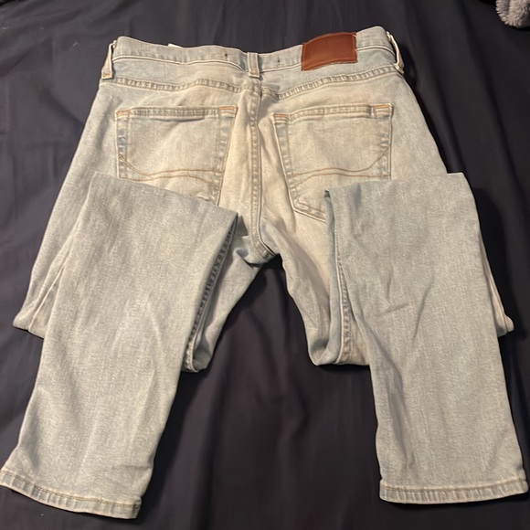 Skinny Hollister jeans, size W26 L30. Only worn once - Picture 4 of 4